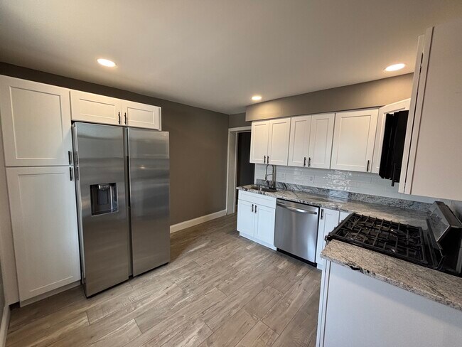 Foto del edificio - 4516 Ritchie St