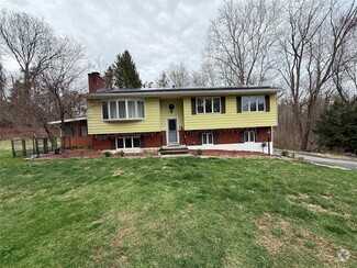 Building Photo - 5 Brook Ln