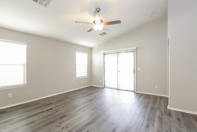 Foto del edificio - 3565 S 257th Ln