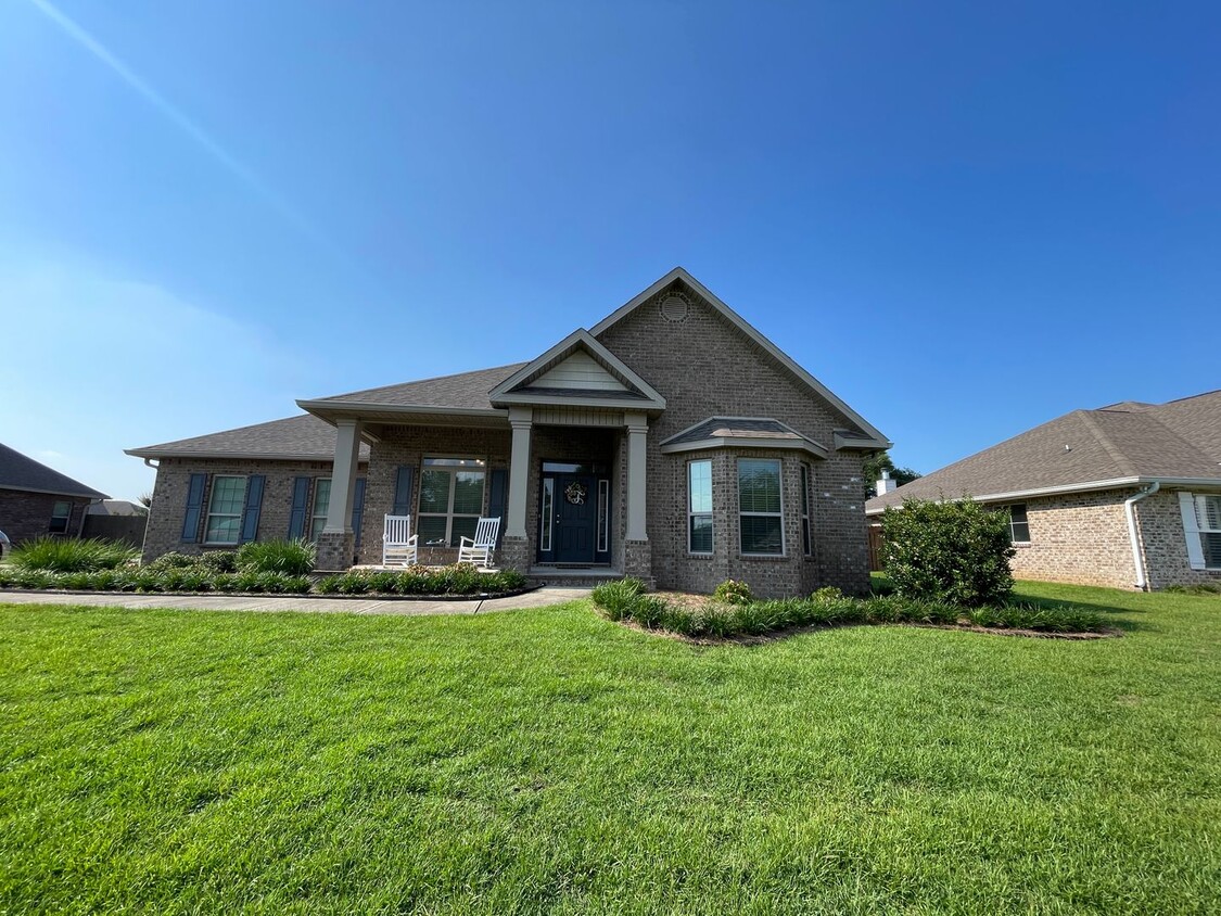 Primary Photo - Gorgeous 5 Bedrooms