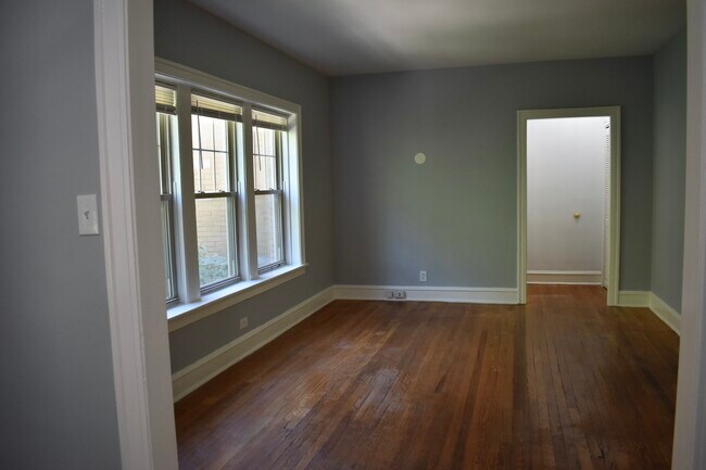 Building Photo - 815 Seward St