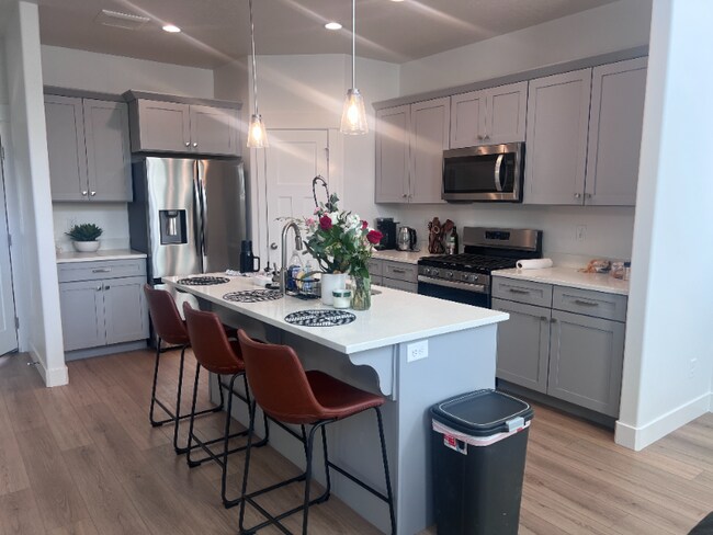 Building Photo - 3695 Big Horn Dr