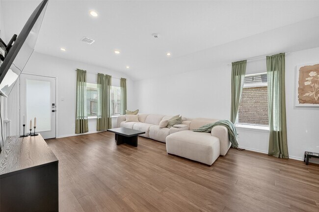 Building Photo - 24422 Oriole Summit Dr