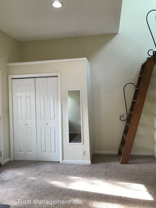 Primary Photo - 1 br, 1 bath House - 614 Elliott St N.E. #2D