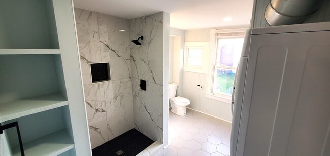 Building Photo - 1114 Columbia St