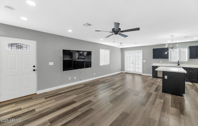 Foto del edificio - 2509 E Broadway Rd