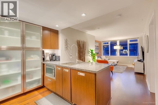 Building Photo - 1055 Richards St