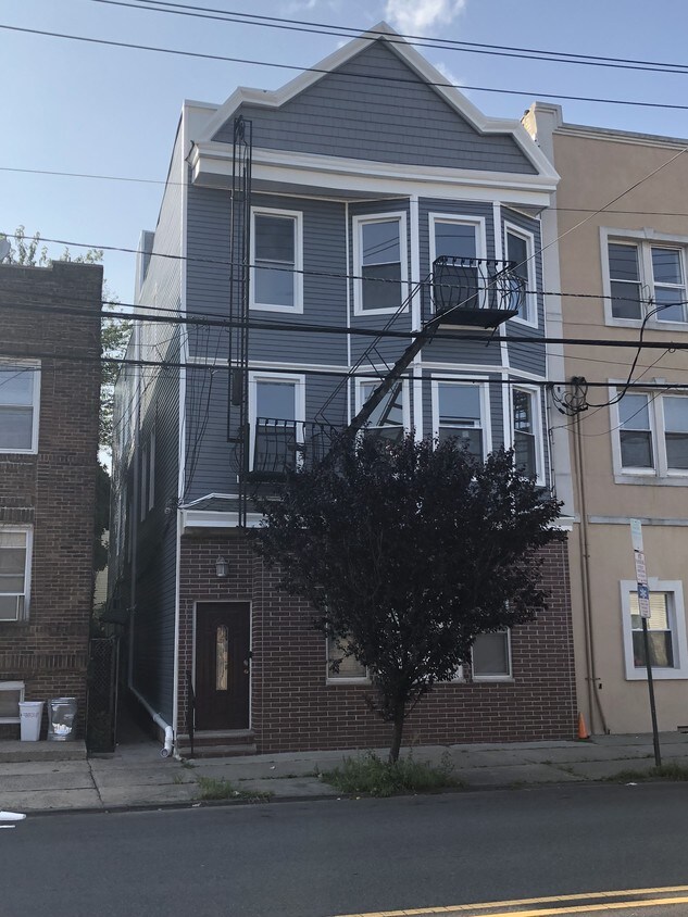 97 Avenue, Bayonne, NJ 07002 Apartments in Bayonne, NJ