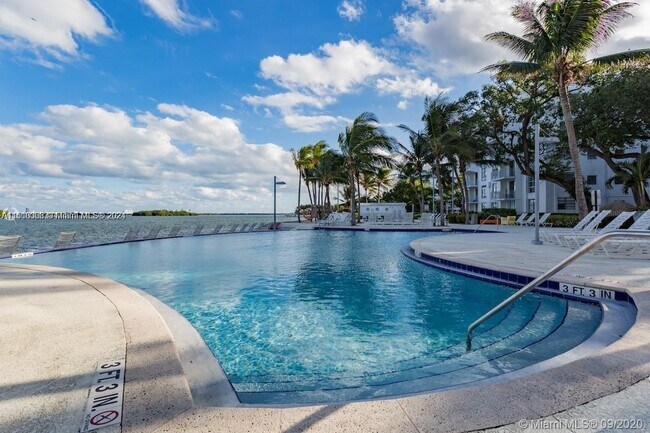 Foto del edificio - 777 NE 62nd St