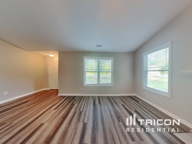 Building Photo - 75 Cherryhill Dr