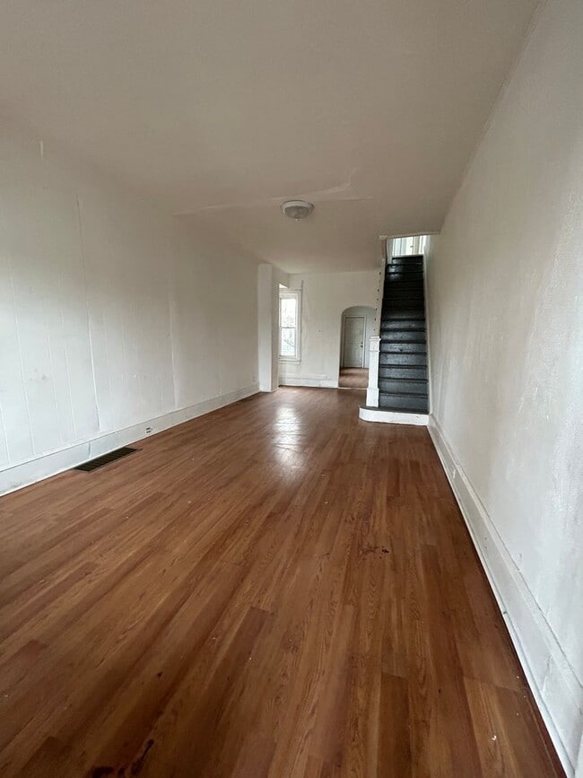 Building Photo - 409 Winslow St