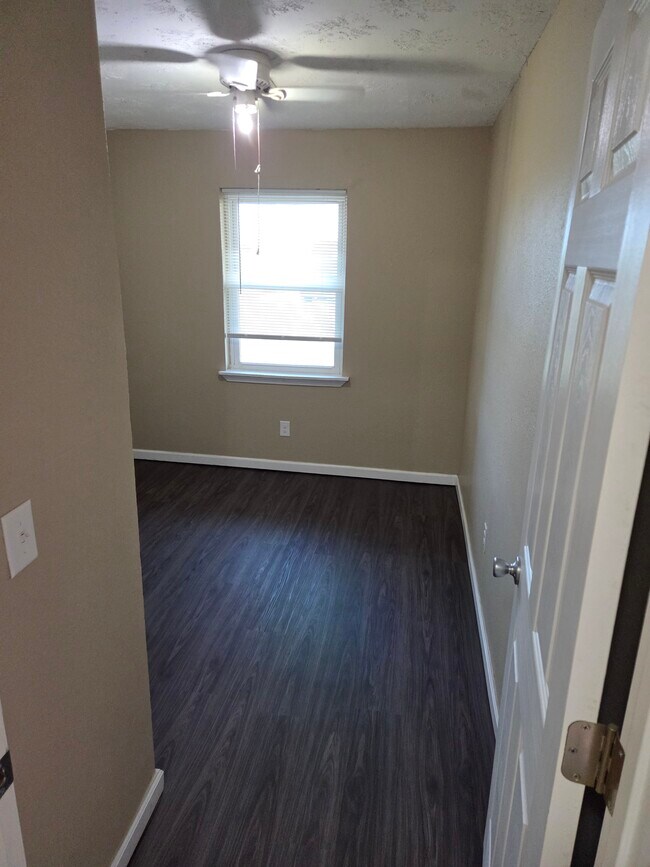 Foto del edificio - 2425 CS 2872