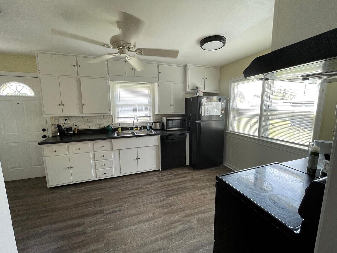 Foto principal - 901 S 28th St