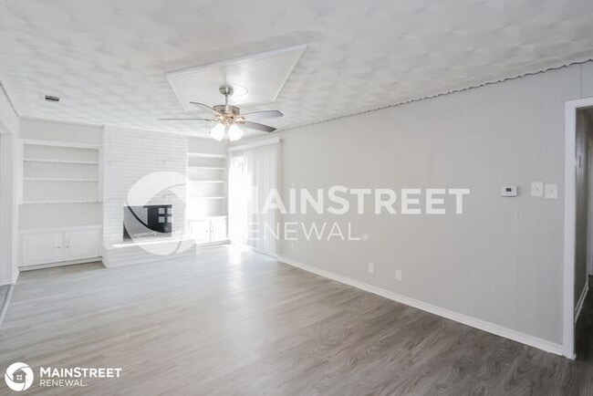 Building Photo - 2437 Club Manor Dr, Dallas, TX 75237