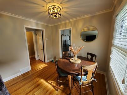 Foto del edificio - "Charming 4-Bed Oasis on Dakota Avenue: Spacious Living with 2 Full Baths in St. Louis Park!"