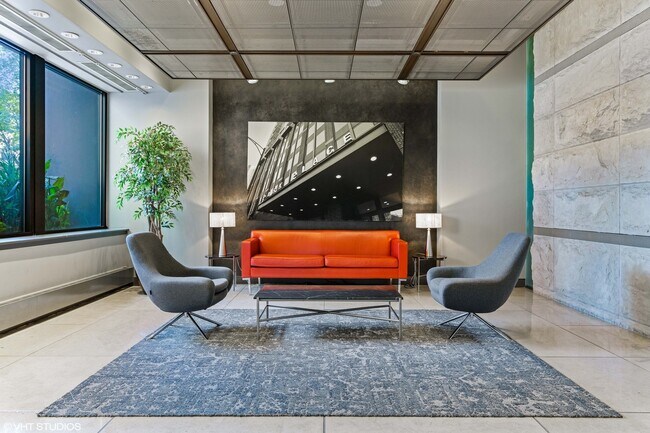 Foto del edificio - 600 N Kingsbury St