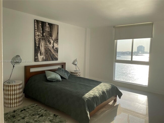 Foto del edificio - 7928 West Dr