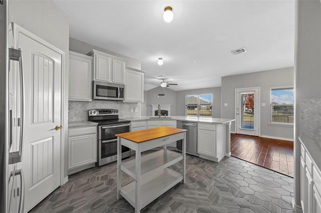 Building Photo - 5590 Manitou Dr