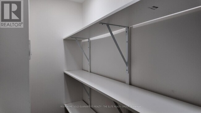 Photo du bâtiment - 43 Royal Palm Dr