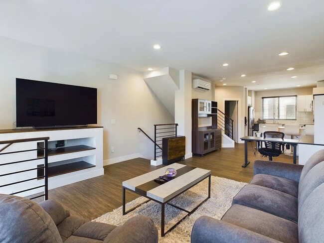 Building Photo - 510 Coho Walk SE