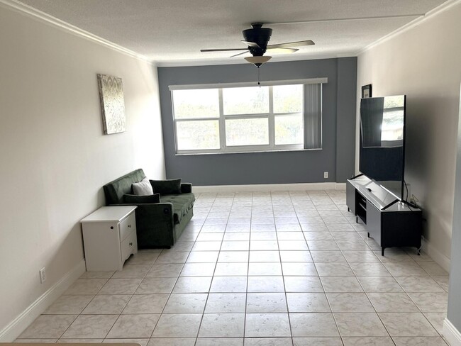Photo - 2555 NE 11th Street Unit 303 Apartment