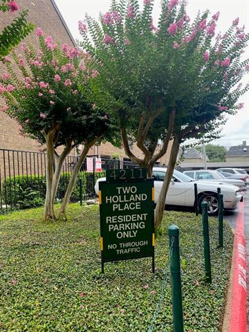 Foto del edificio - 4211 Holland Ave