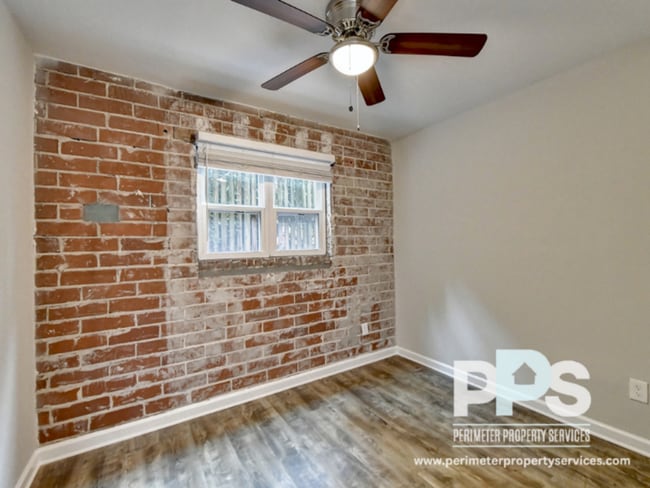 Building Photo - 221 Lampkin St