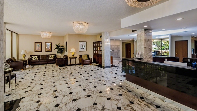 Building Photo - 1330 University Dr