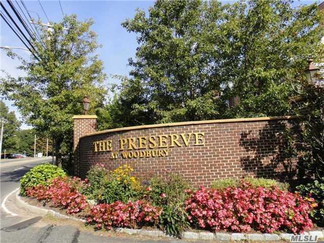 Foto del edificio - 8 The Preserve