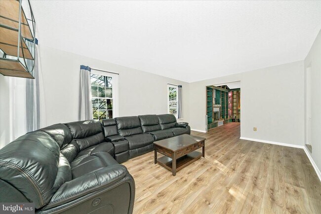 Building Photo - 3105 Glissade Ct