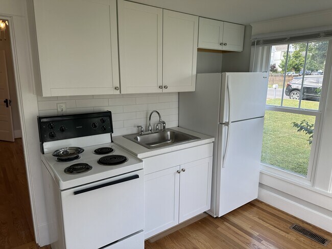 Cocina - 4401 Dakota Ave