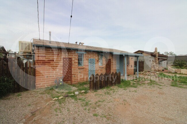 Foto del edificio - 1019 N Catalina Ave