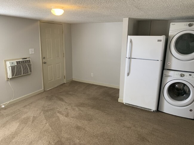 Building Photo - "Cozy 1-Bedroom Retreat in Nashville – Per...