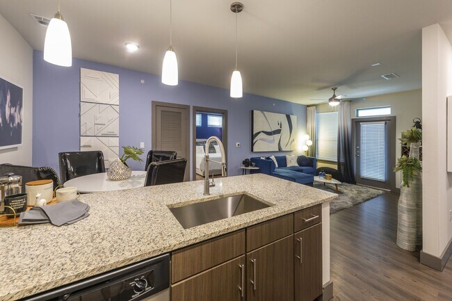 Building Photo - Your Perfect Place with 1 Month Free Rent!