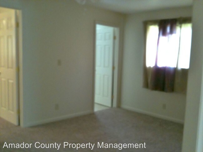 Building Photo - 39A Starks Ln