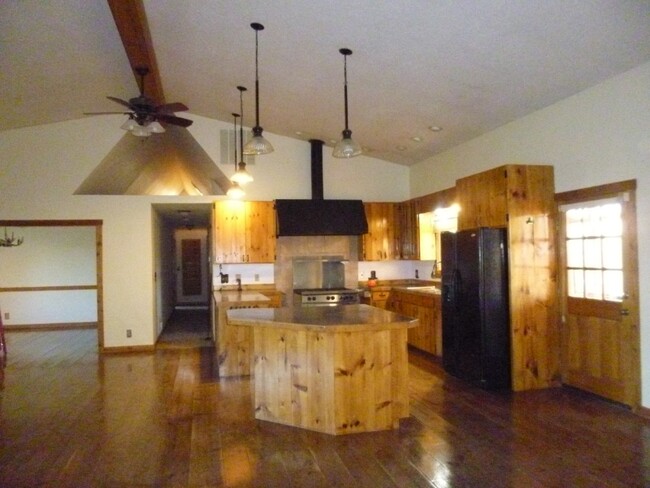 Foto del edificio - 7894 Murphy Rd