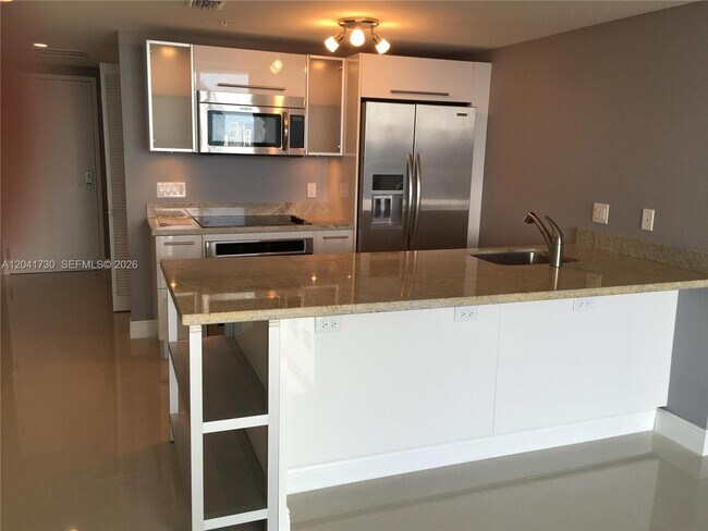 Foto del edificio - 185 SW 7th St