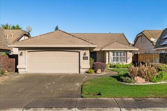 Building Photo - 231 Dunsmuir Dr