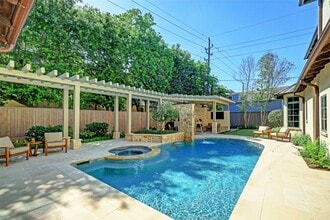 Building Photo - 5610 Lynbrook Dr