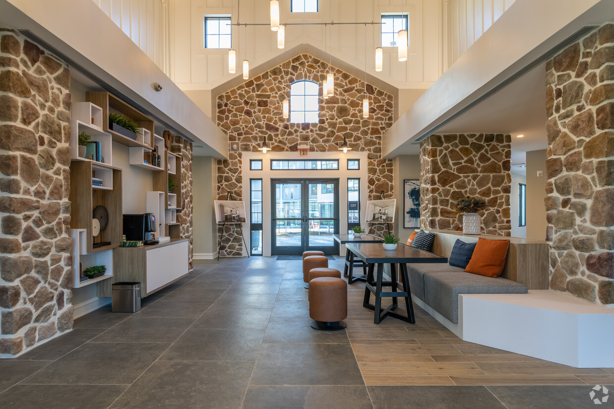 Primary Photo - Arlo