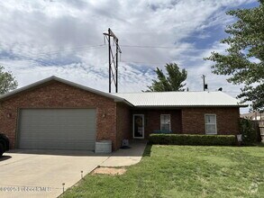 Building Photo - 907 11th St