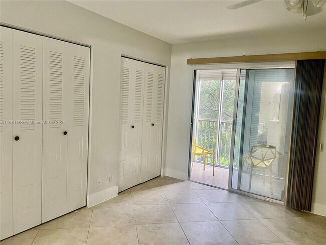 Foto del edificio - 801 SW 133rd Ter