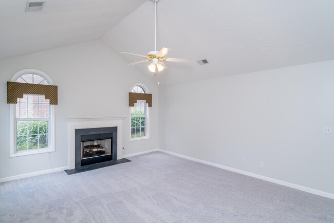 Building Photo - 10805 Glenway Pl