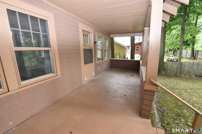 Foto del edificio - 880 S Quaker Ln
