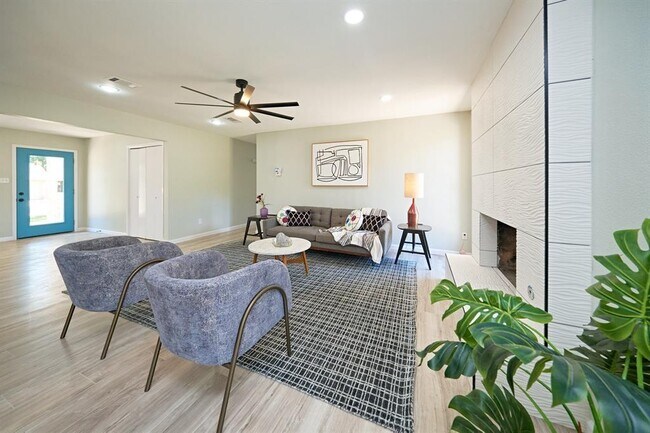 Building Photo - 10104 Chukar Cir