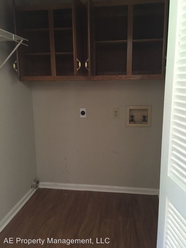 Foto del edificio - 3 br, 2 bath House - 44 Laurel Lane