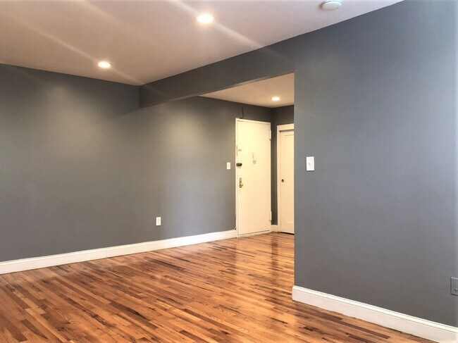 Foto del edificio - 8470 129th St
