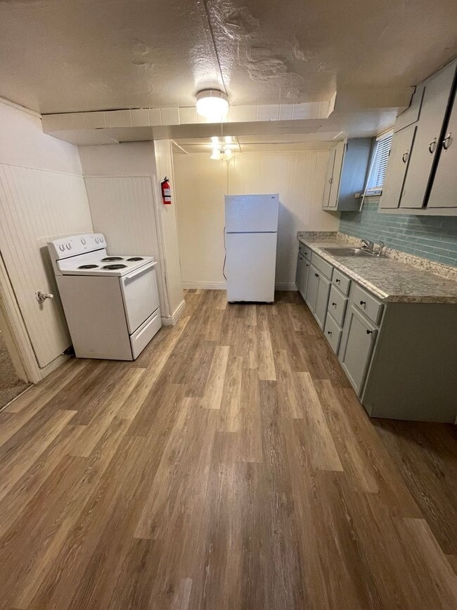 Building Photo - EHN720