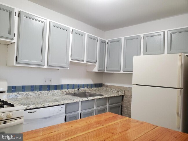Foto del edificio - 7360 Lee Hwy