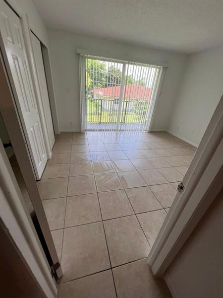 Foto del edificio - 8011 NW 35th Ct